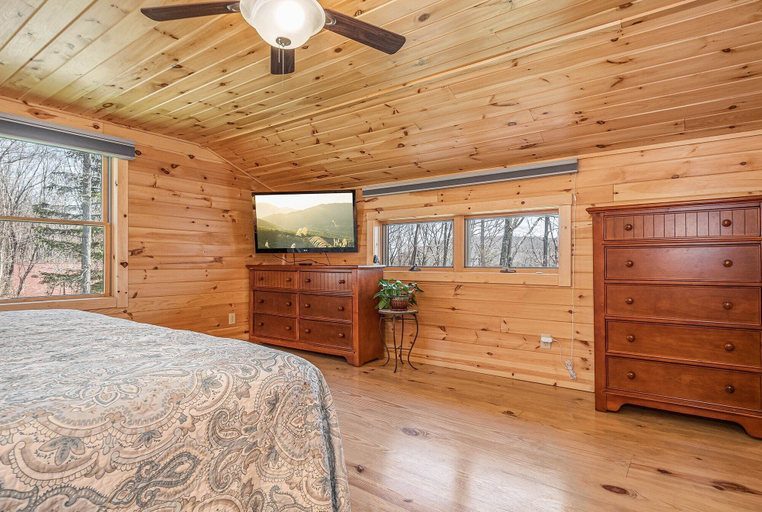 Bedroom 2, Twin Foxes, Garrett