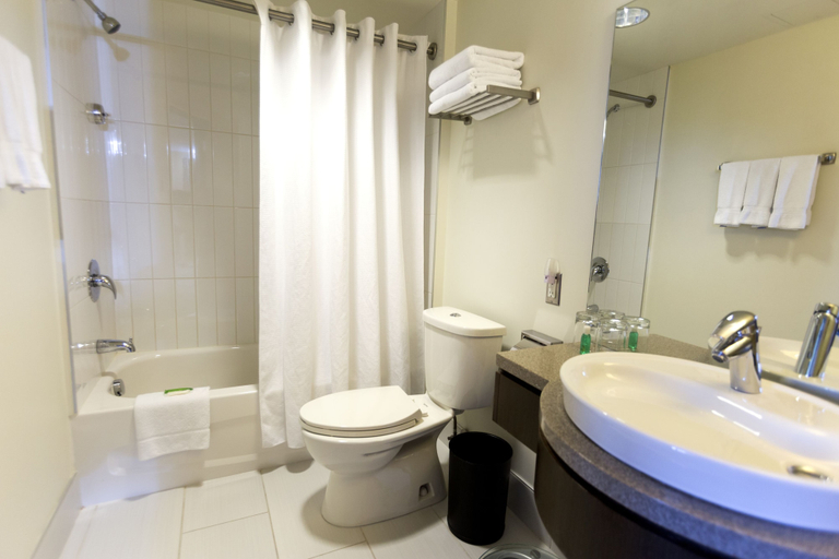 Bathroom 3, University of Calgary Accommodations & Events, Division No. 6