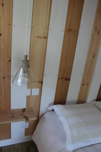 Bedroom 4, La Maison du Las, Gironde