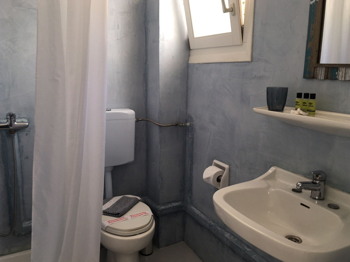 Bathroom 4, Di Mare, South Aegean