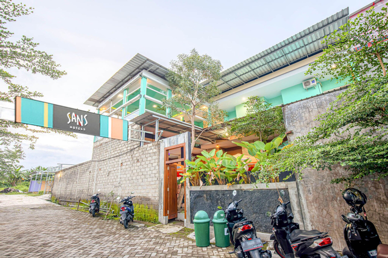 Sans Hotel Borobudur Banyuwangi