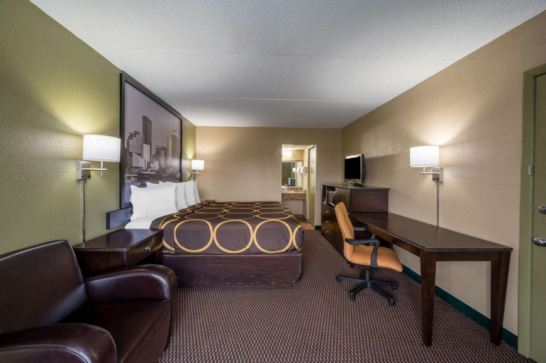 Super 8 by Wyndham Perrysburg/Toledo, Wood