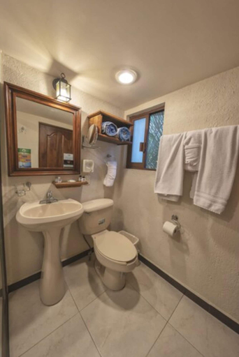 Bathroom 4, Casa Yunenisa, Del Centro
