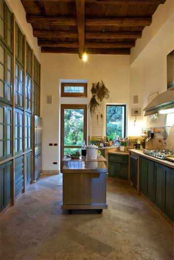 Others 4, Residenza Storica, Latina