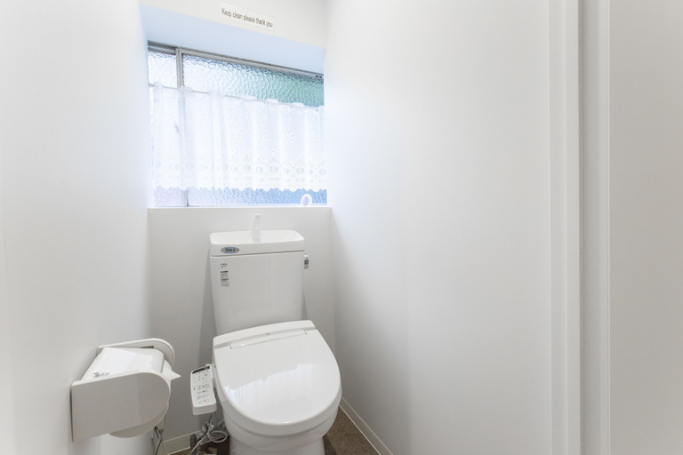Bathroom 4, Kanazawa guesthouse nagonde - Hostel, Kanazawa