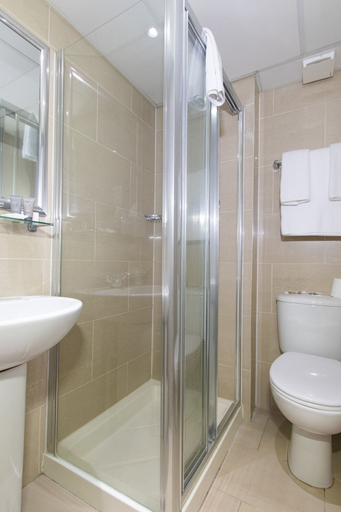 Bathroom 4, Phoenix Hotel, London