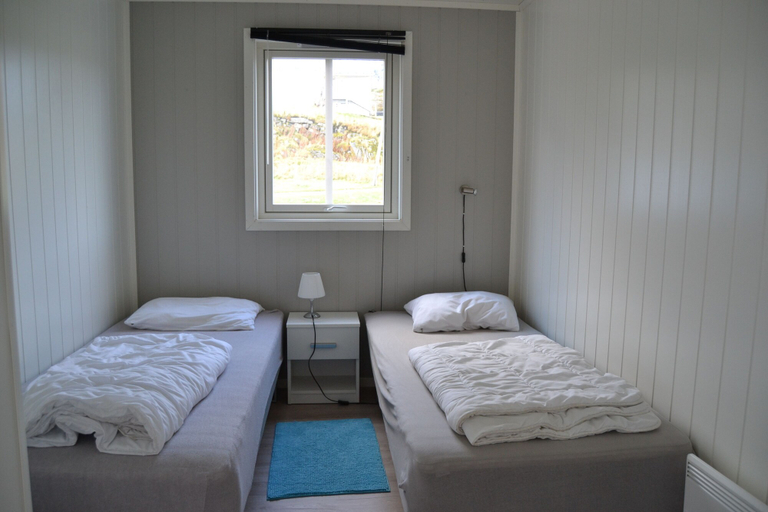 Bedroom 2, Sjøstrand Rorbuer, Vestvågøy