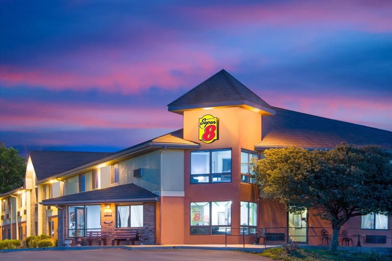 Exterior & Views 2, Super 8 by Wyndham Toledo, Tama