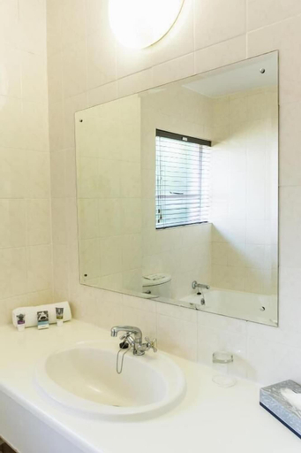 Bathroom 4, Mercure Nelspruit Hotel, Ehlanzeni
