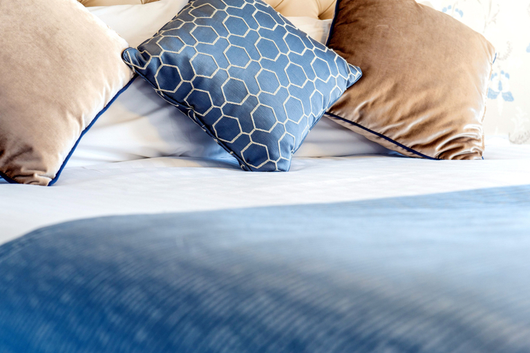 Bedroom 3, Dromhall Hotel