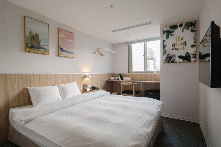 Hotel Attic, Taipei City