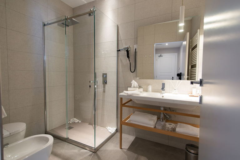 Bathroom 5, Le Funi Hotel, Bergamo