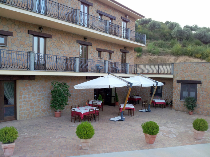 Exterior & Views 2, Agriturismo La Rocca dei Briganti, Latina