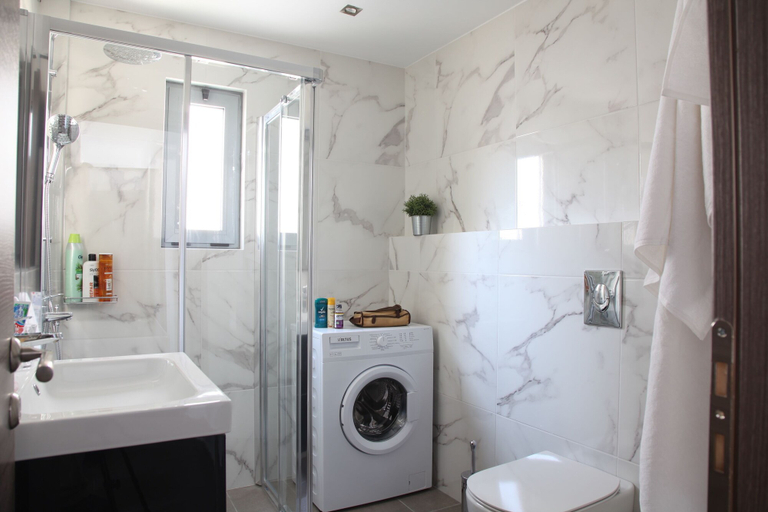 Bathroom 3, Edem apartment Sea View, Attica