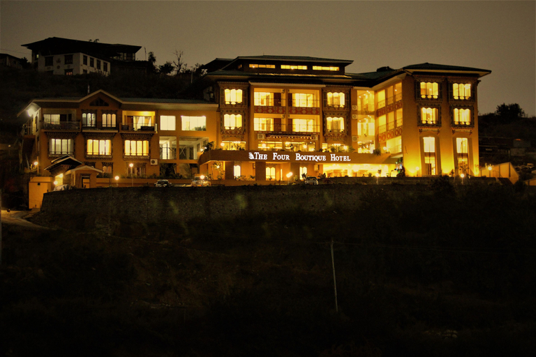 Exterior & Views