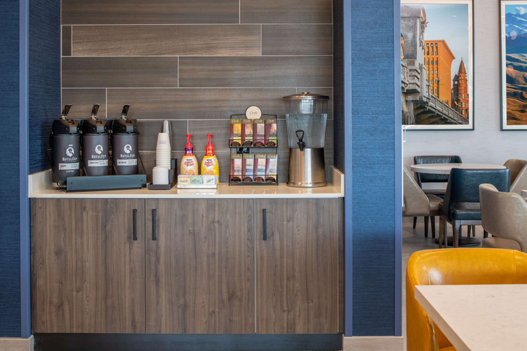 Food & Drinks 5, La Quinta Inn & Suites by Wyndham Spokane Downtown, Spokane