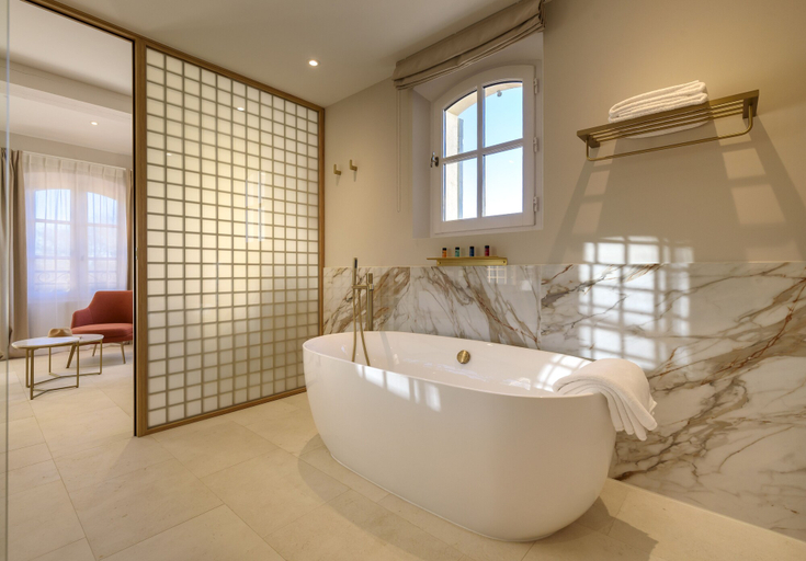 Bathroom 5, Domaine de Valmouriane, Bouches-du-Rhône