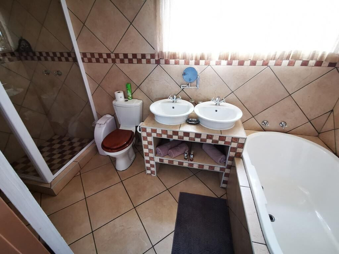 Bathroom 4, Batter Boys Boutique Hotel, City of Tshwane