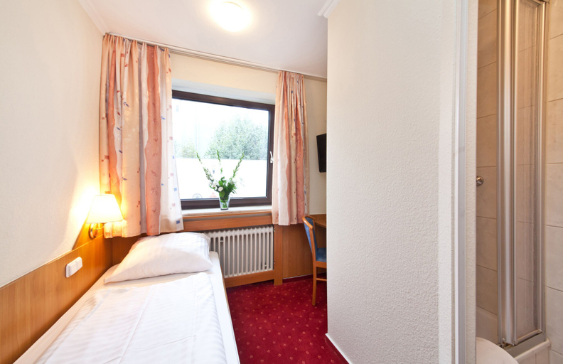 Bedroom 2, Hotel Primus Frankfurt Sachsenhausen, Frankfurt am Main