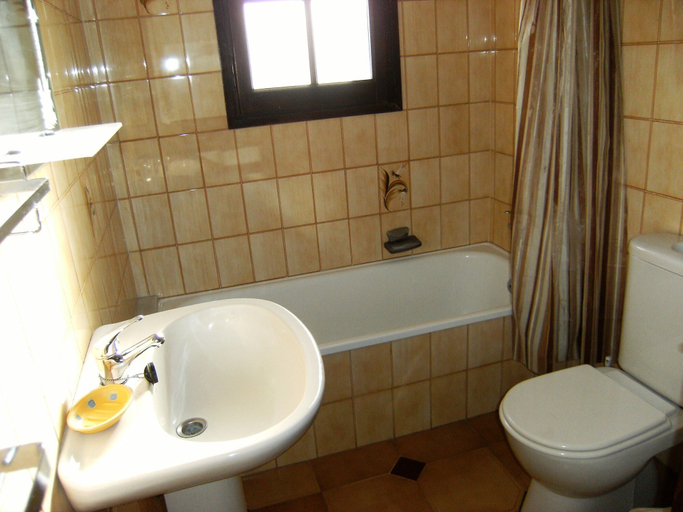 Bathroom 4, Apartamentos Jardins del Mar, Girona