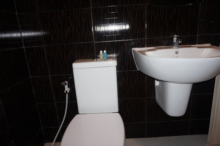 Bathroom 3, R2 Apartment Service, Muang Nakhon Ratchasima
