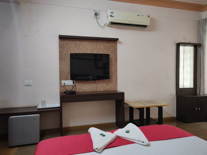 Bedroom 3, River Palace, Satara