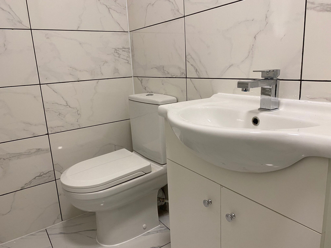 Bathroom, Stylish 3beds Nystyle Apt - Parking, Self Check-in, Swansea