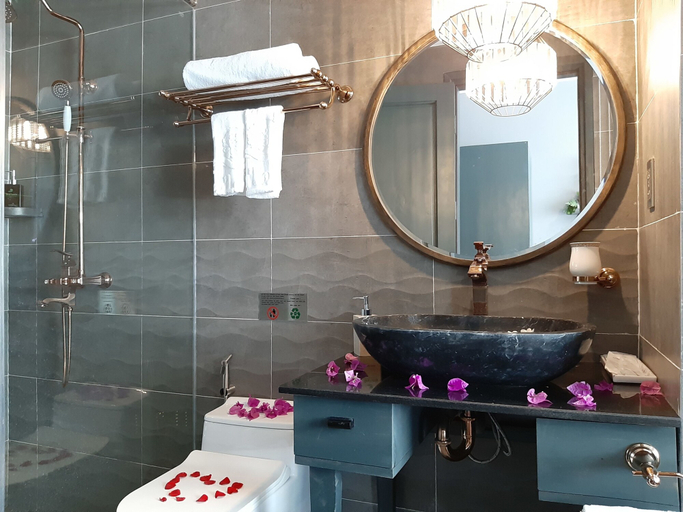 Bathroom 5, Sea'lavie Boutique Resort & Spa, Da Nang