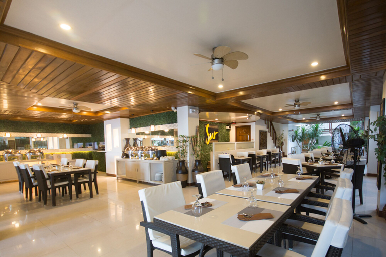 Food & Drinks 5, Sur Beach Resort, Malay