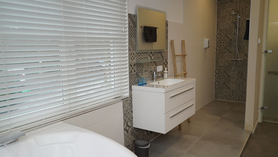 Bathroom 5, Hotel Hoevevoorde, Rijswijk