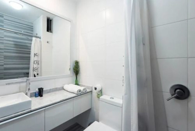 Bathroom, Apartmen boutique123, Lima