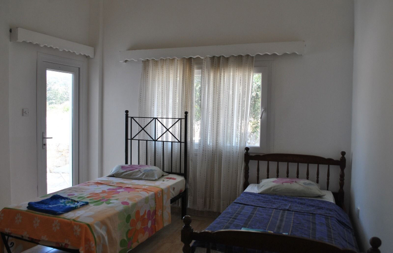 Bedroom 2, Bungalow Sunnydale by Amy Villas
