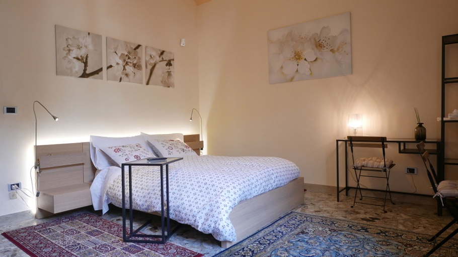 Bedroom 4, Three Rooms, Messina