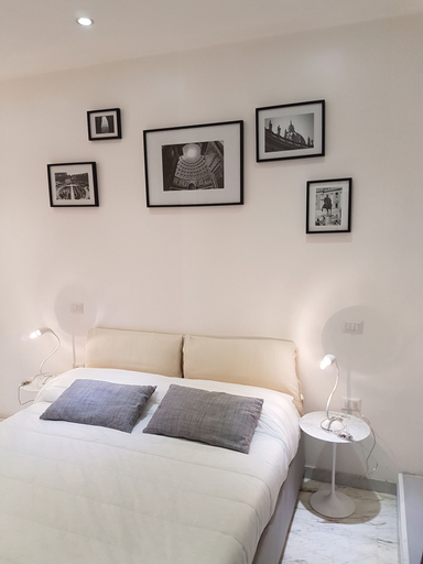 Bedroom 2, Chain Vatican Suites, Rome