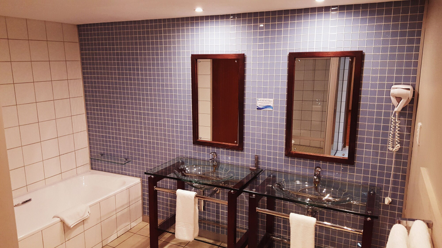 Bathroom 3, Circa On The Square Hotel, City of Cape Town