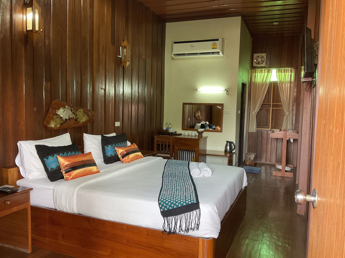 Bedroom 2, Mitkhoonyoum Hotel, Khun Yuam