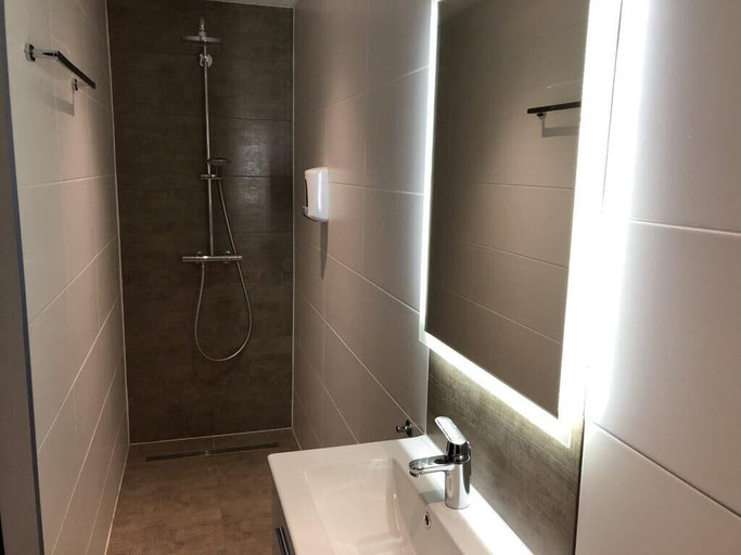 Bathroom 3, Hotel Hoevevoorde, Rijswijk