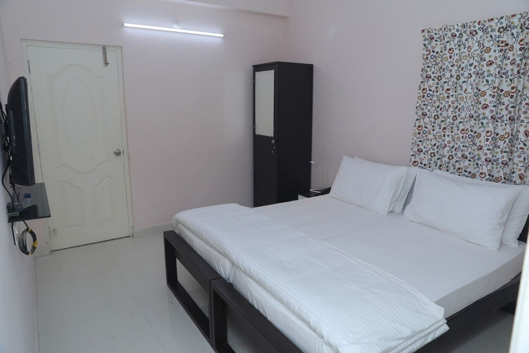 Bedroom 2, Brundavan Suites, Visakhapatnam