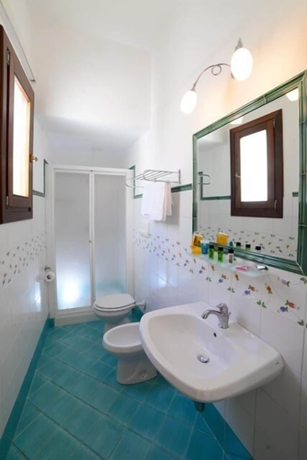 Bathroom 5, Hotel Mira Spiaggia, Trapani