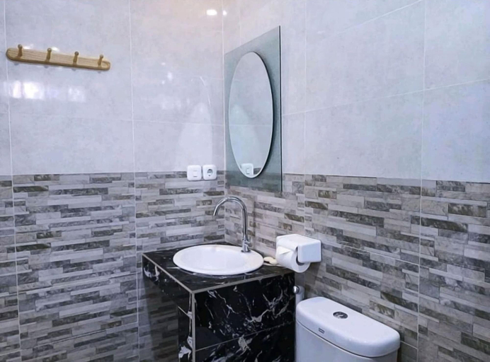 Bathroom 5, Green Palace Homestay, Klungkung