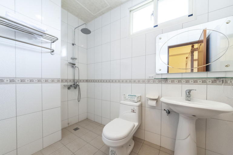 Bathroom 4, shih liang Xinying b&b, Hualien