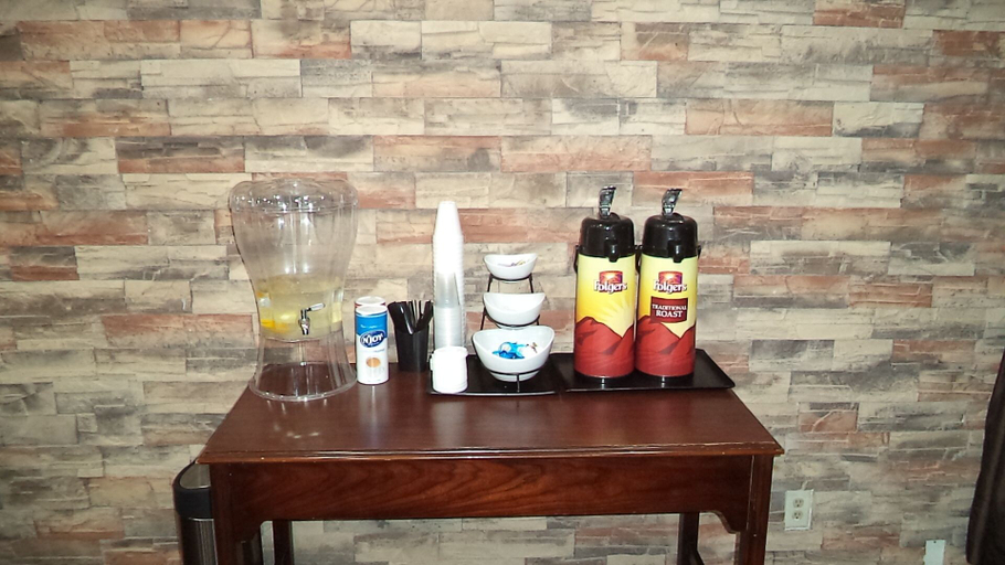 Food & Drinks 5, Days Inn by Wyndham Maumee/Toledo, Lucas
