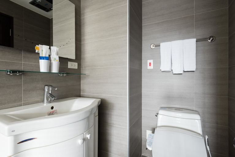 Bathroom 2, NTU Gongguan Service Apartment, Taipei City