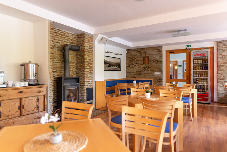 Food & Drinks 5, Apartmany Engadin, Karlovy Vary