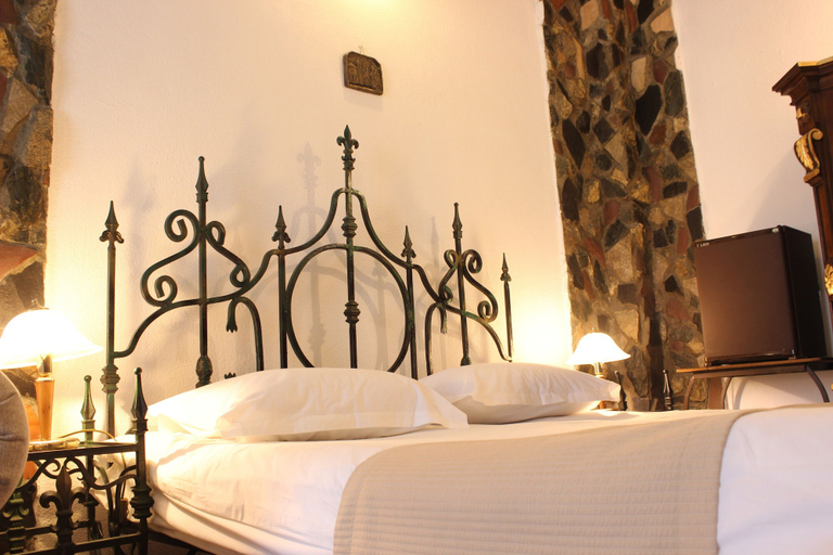 Bedroom 3, Hunter Prince Castle Hotel, Turda