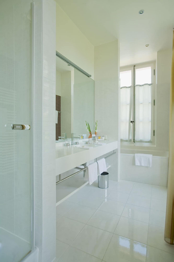 Bathroom 5, Hotel Angleterre, Lausanne