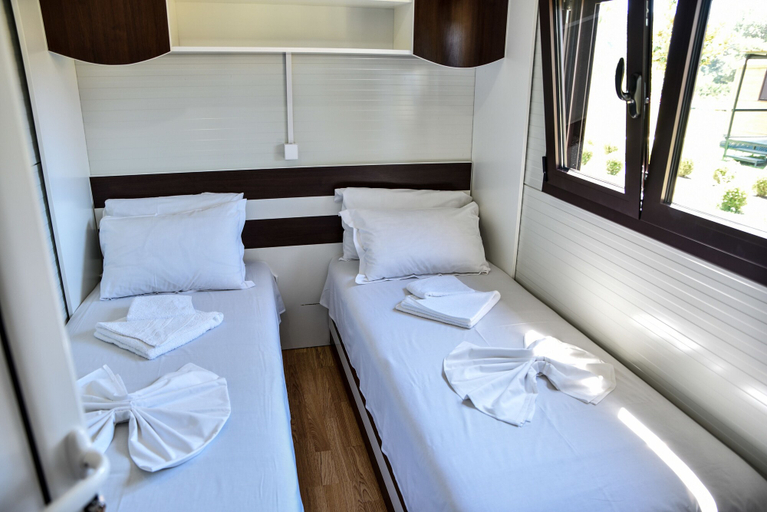 Bedroom 2, Mobile Homes Giovanni's beach Copacabana