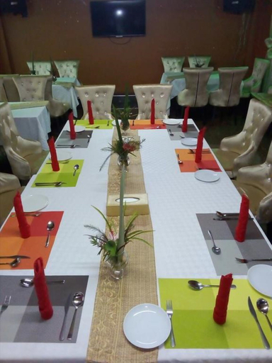 Food & Drinks 5, Omega Gardens Hotel, Mathira