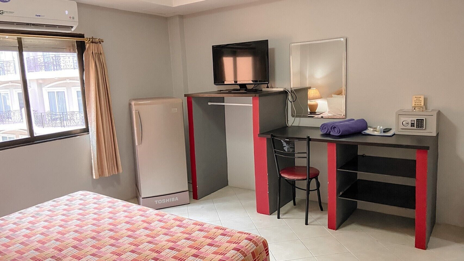 Bedroom 2, Robin’s Nest Guesthouse & Restaurant, Pattaya