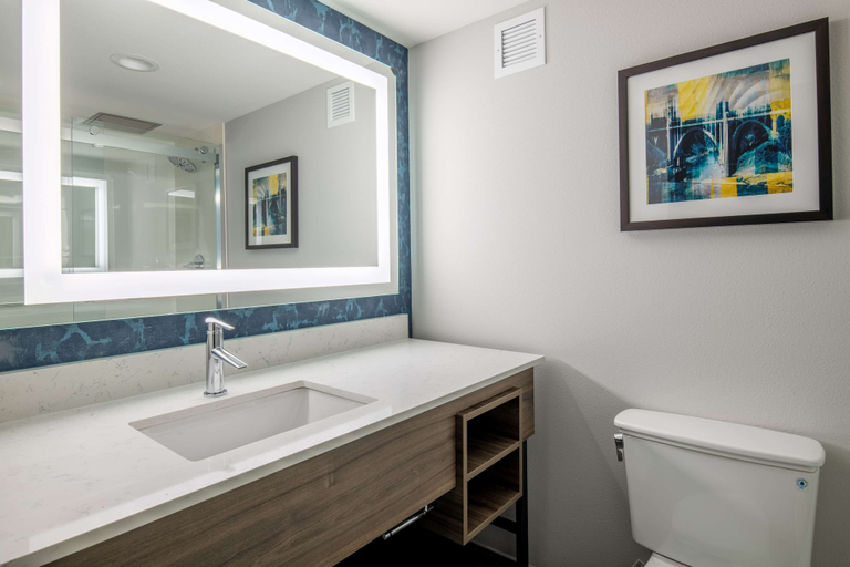 Bathroom 4, La Quinta Inn & Suites by Wyndham Spokane Downtown, Spokane